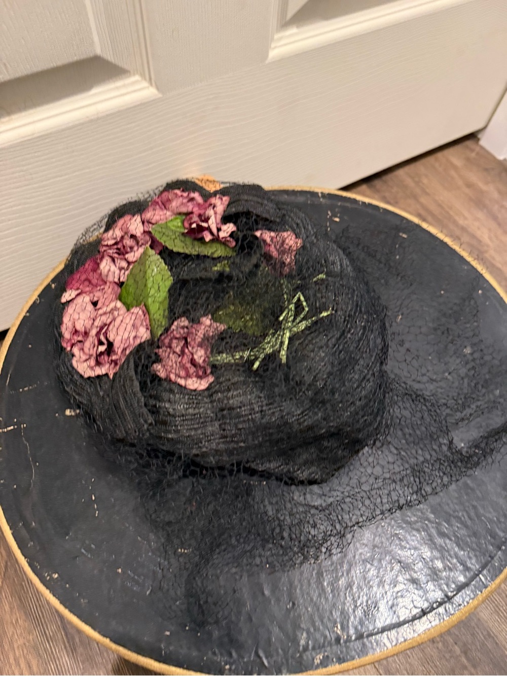 Vintage 1950s era topper hat with veil - Picture 5 of 7